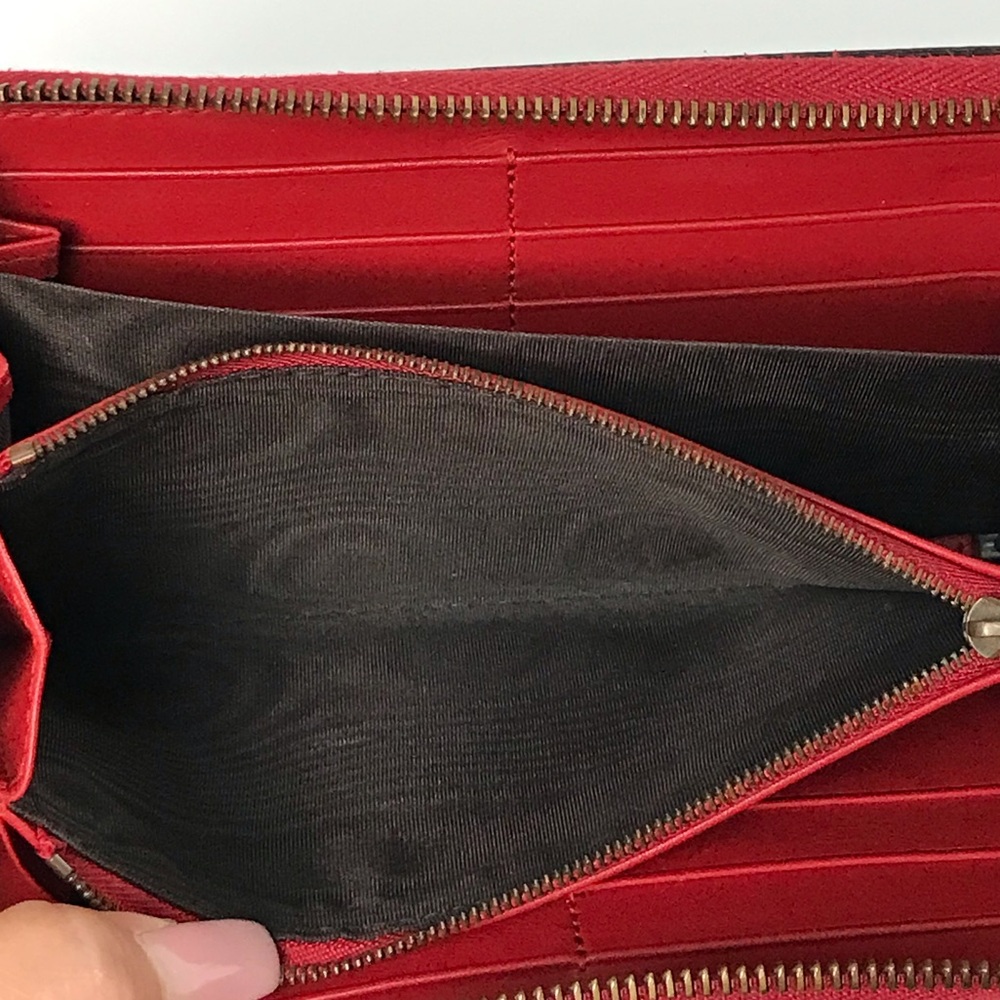 ‼️SOLD‼️ GUCCI GG Supreme 3D Cherry Long Zip Around Wallet 😍🍒♥️ - Picture 10 of 17